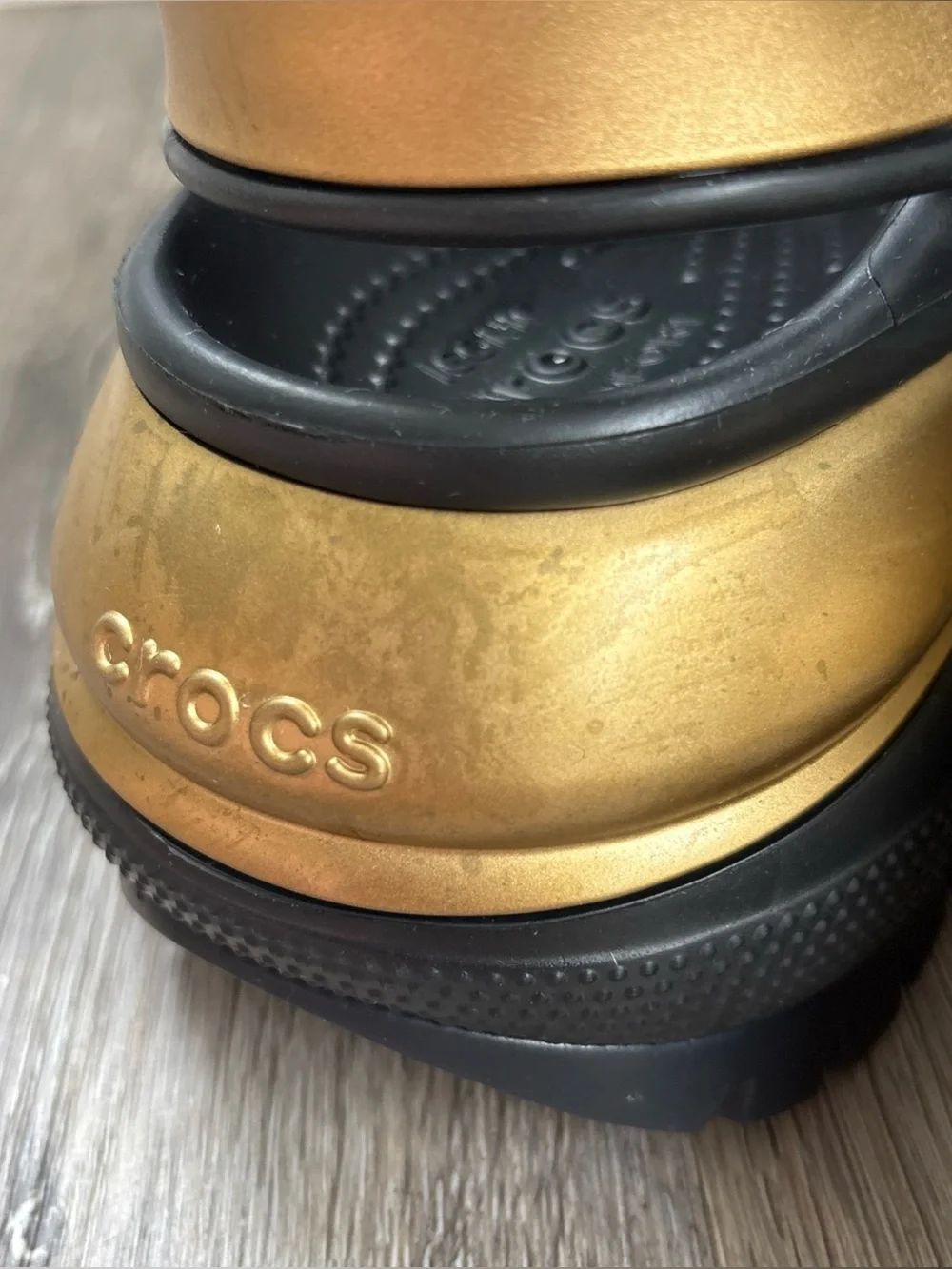 Crocs Mega Crush Metallic Clogs Black & Gold Platform Slip-On Shoes Sz M 8/W 10